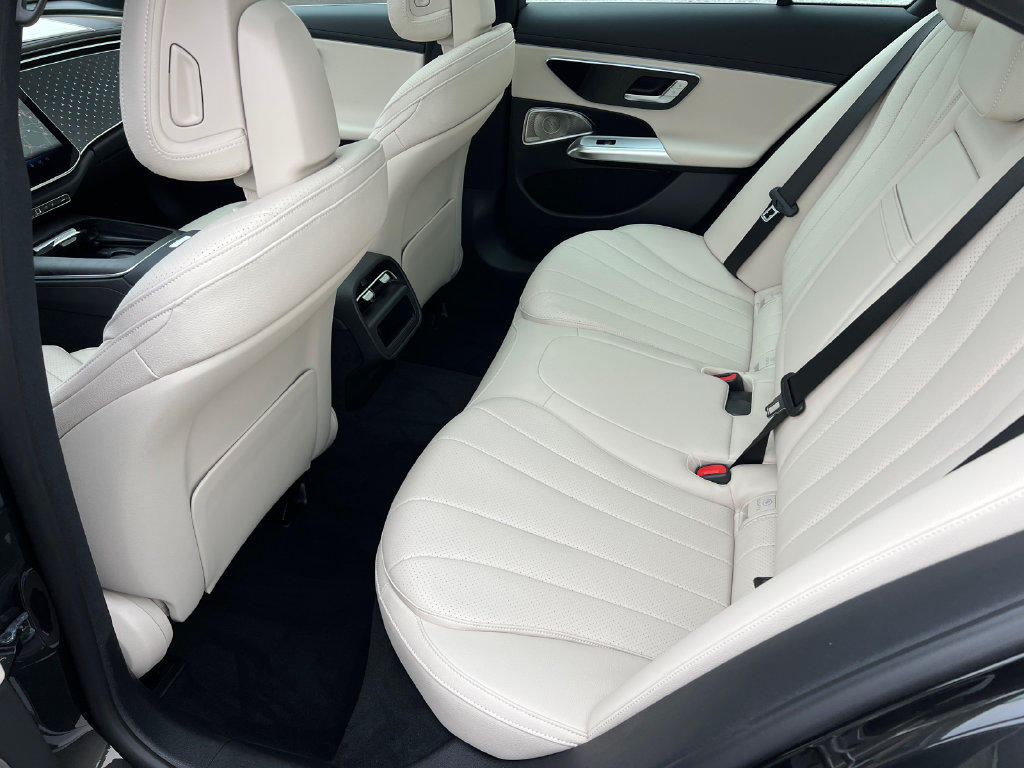 New 2026 Mercedes-Benz E 350 4MATIC Sedan image 24