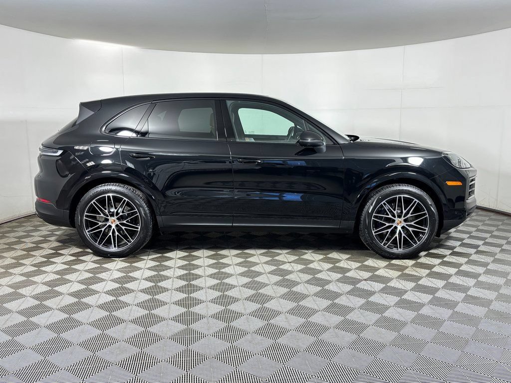Certified 2026 Porsche Cayenne AWD/4WD image 8