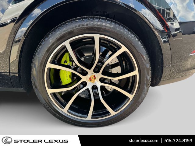 Used 2022 Porsche Cayenne Turbo S AWD/4WD image 11