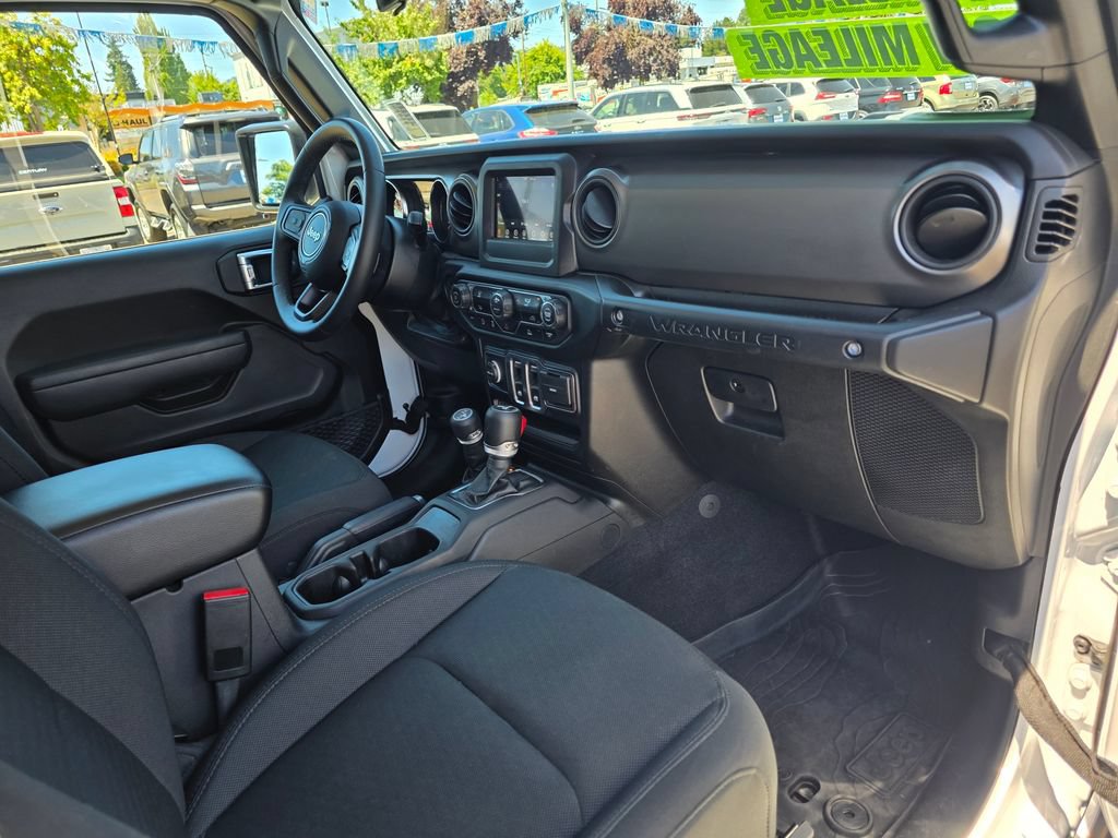 Used 2022 Jeep Wrangler Sport AWD/4WD image 20