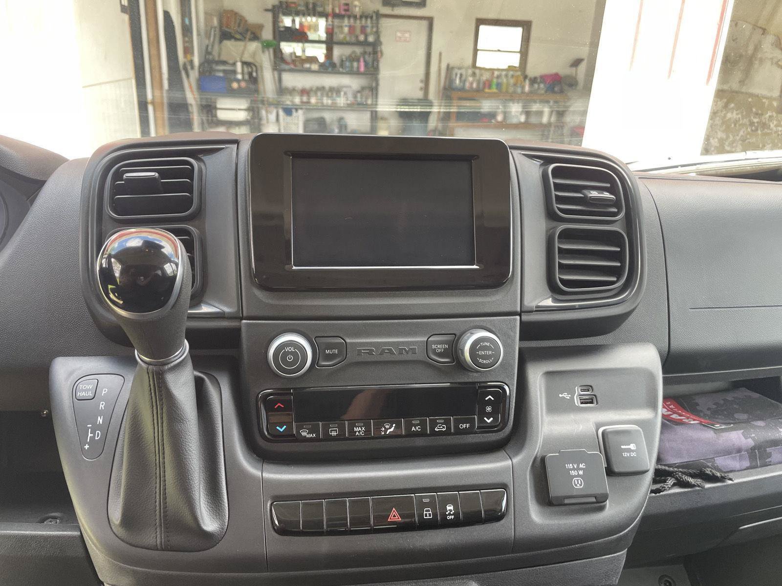 Used 2023 RAM ProMaster 2500 w/ Premium Appearance Group FWD image 17