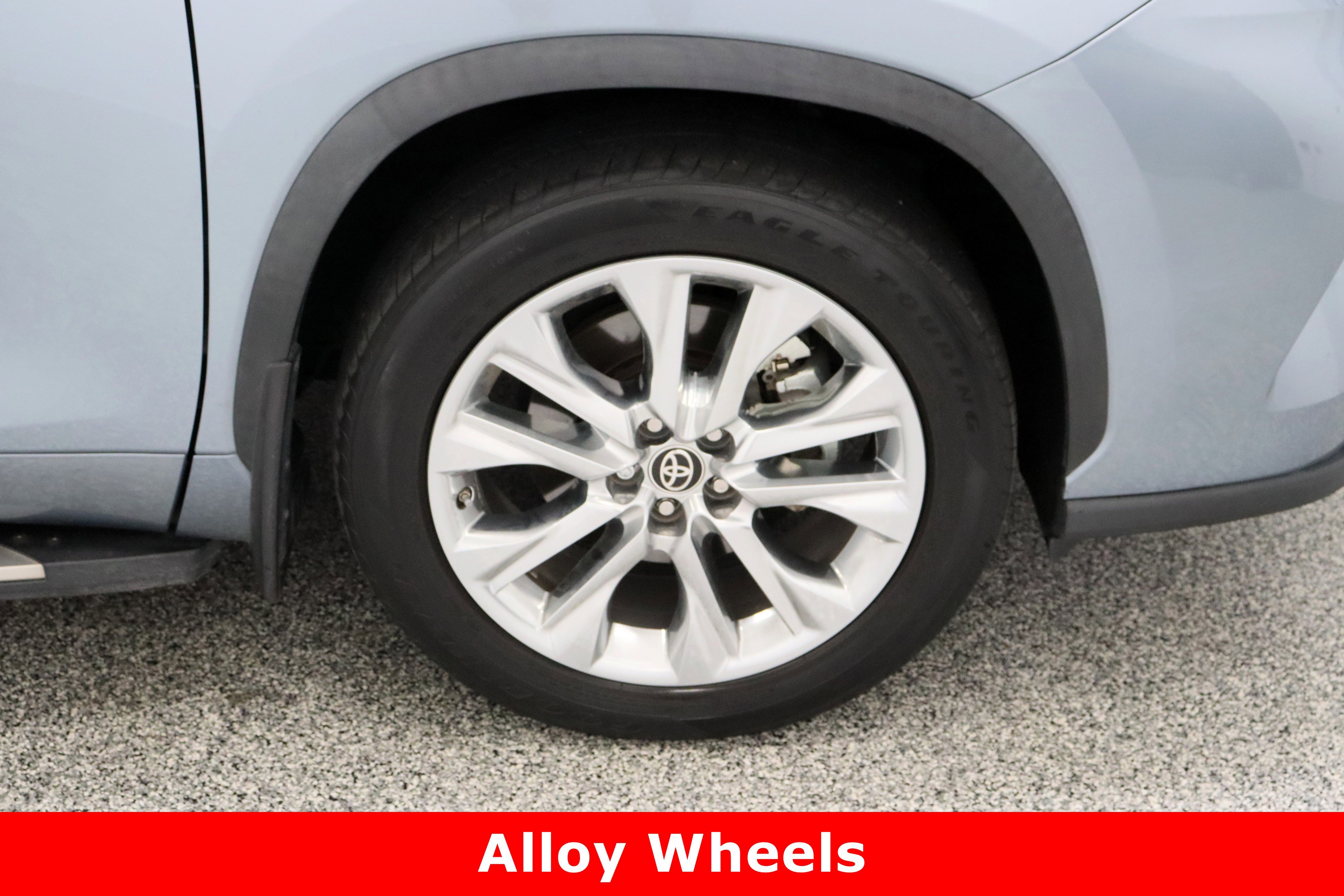 Used 2023 Toyota Highlander Limited image 5