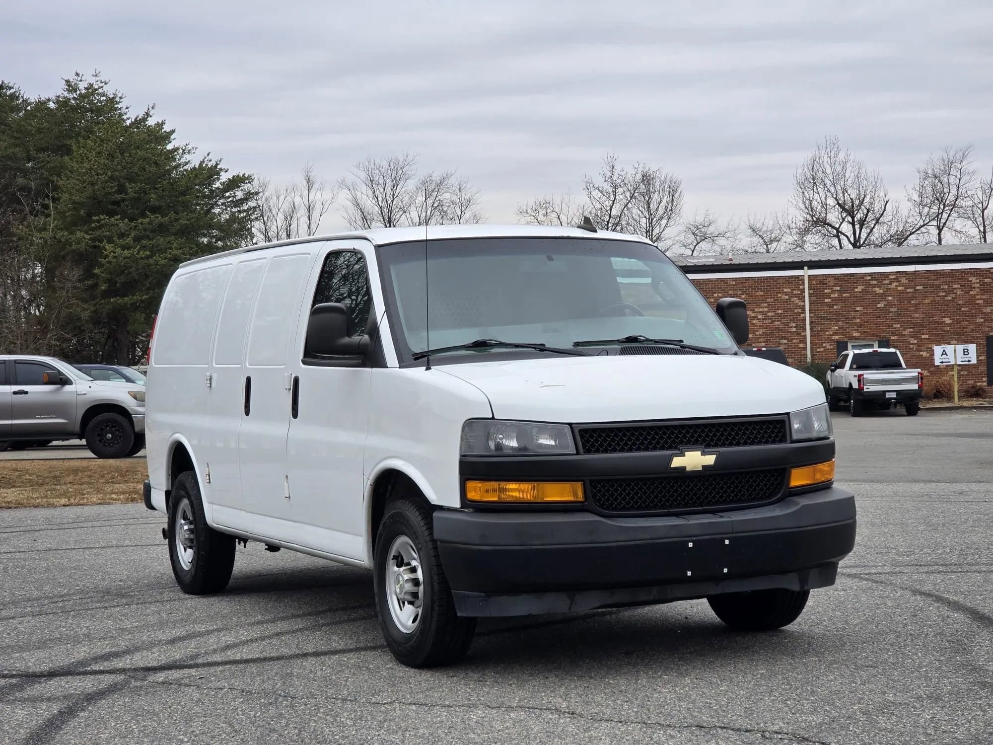 Used 2020 Chevrolet Express 2500 w/ Driver Convenience Package image 3