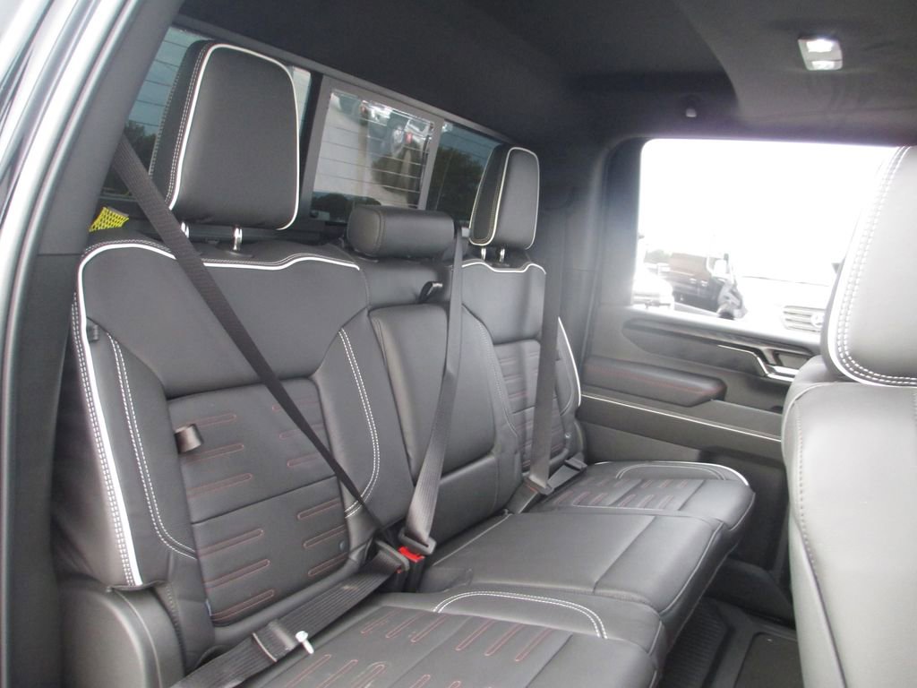Used 2026 GMC Sierra 2500 AT4X w/ LPO, Black Badging Package AWD/4WD image 28