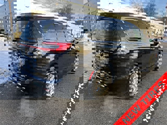 Certified 2024 Chrysler Pacifica Touring-L image 8