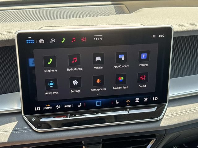 New 2026 Volkswagen Tiguan SE FWD image 11