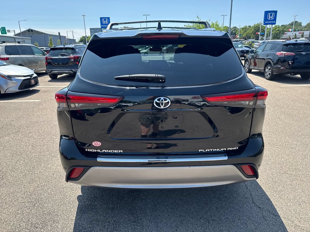 Used 2023 Toyota Highlander Platinum AWD/4WD image 6