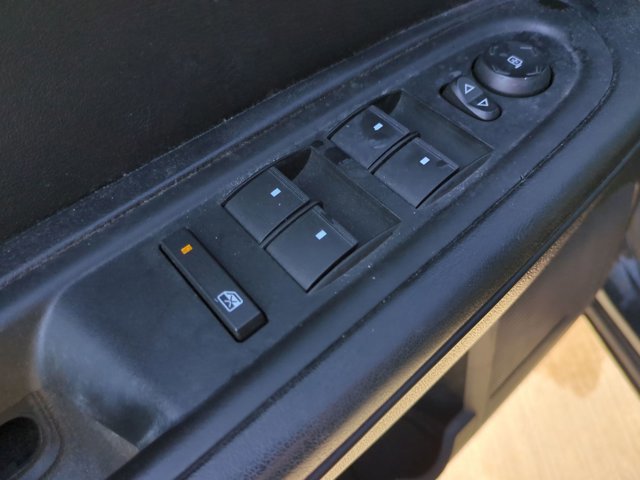 Used 2013 Chevrolet Traverse LT FWD image 12