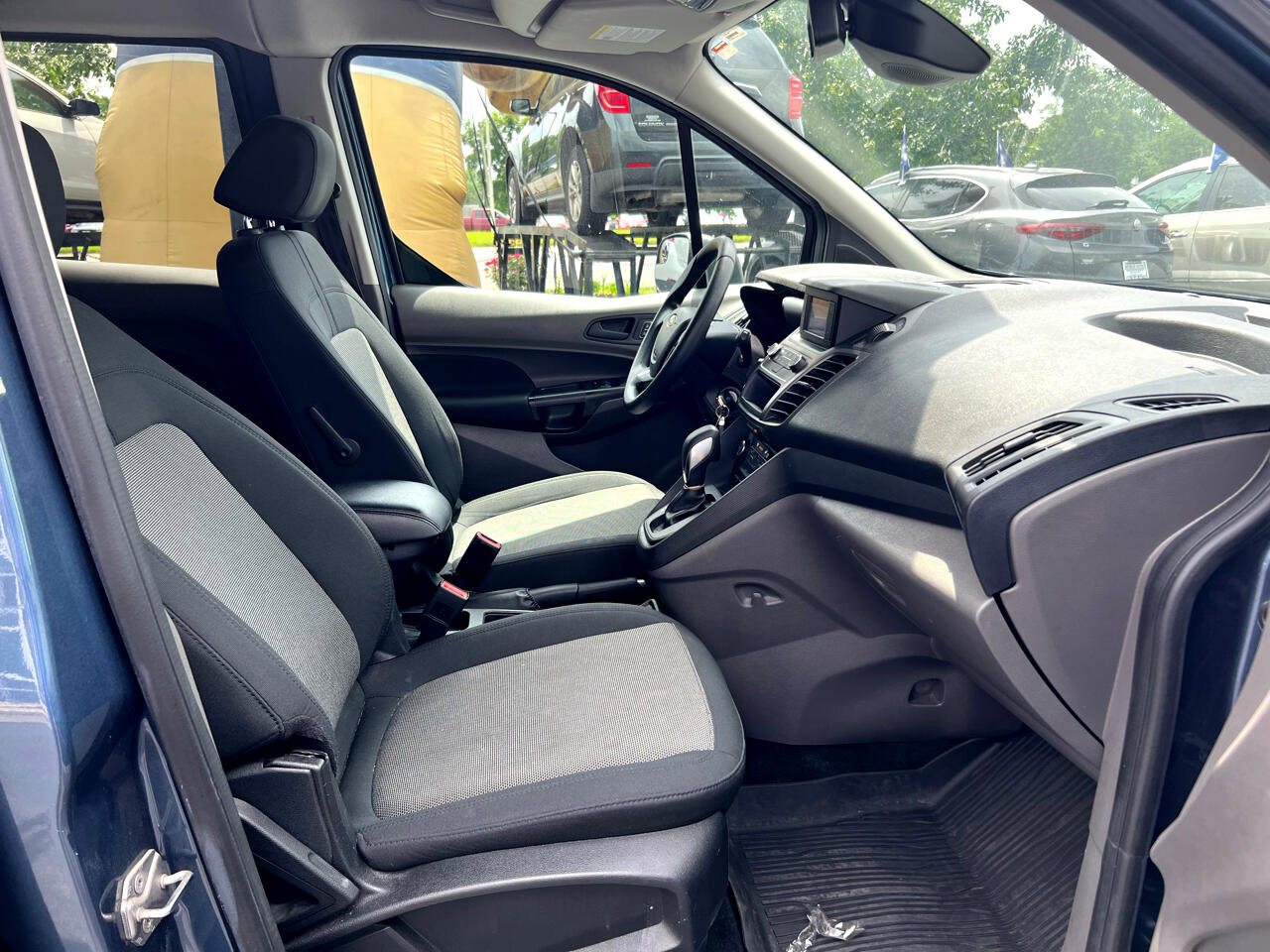 Used 2020 Ford Transit Connect XL image 13