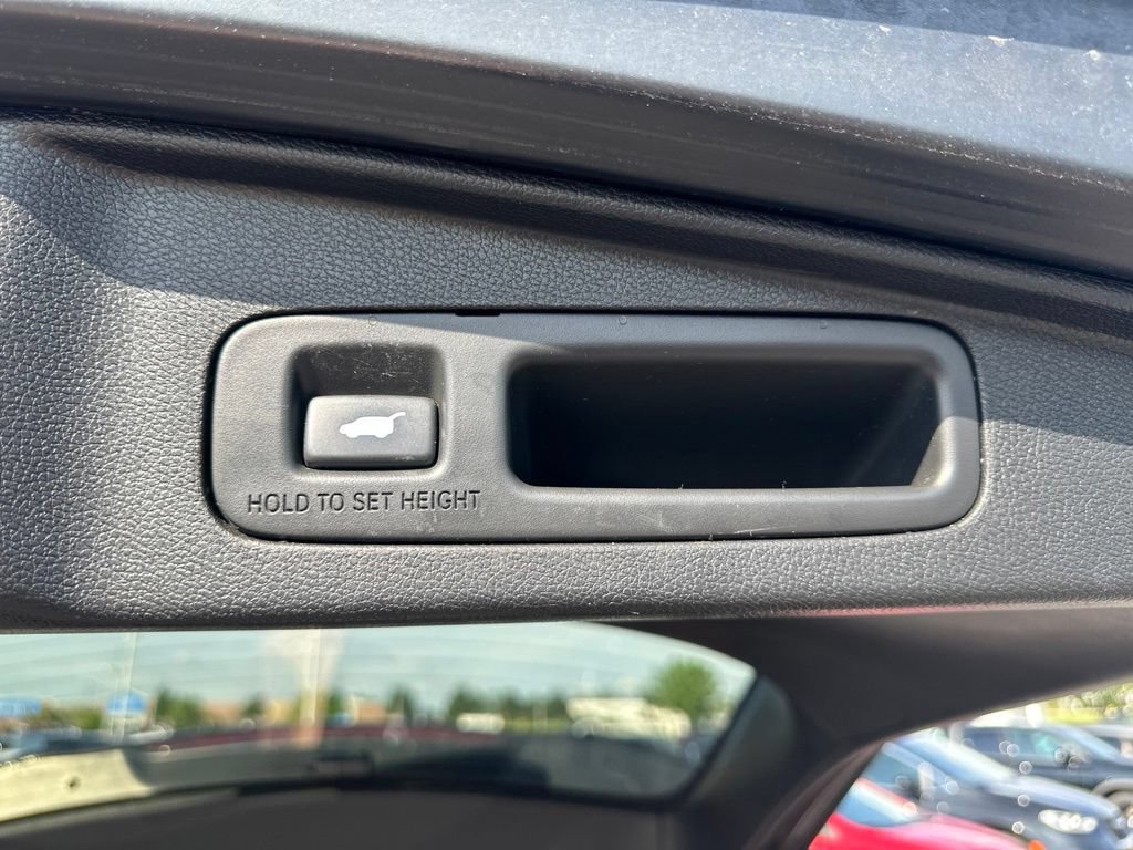 Used 2017 Honda CR-V Touring image 13