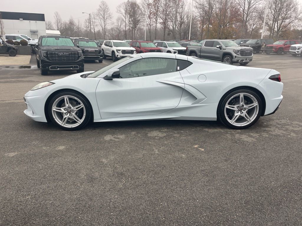 Used 2021 Chevrolet Corvette Stingray Preferred Cpe w/ Chrome Exterior Badge Package image 2