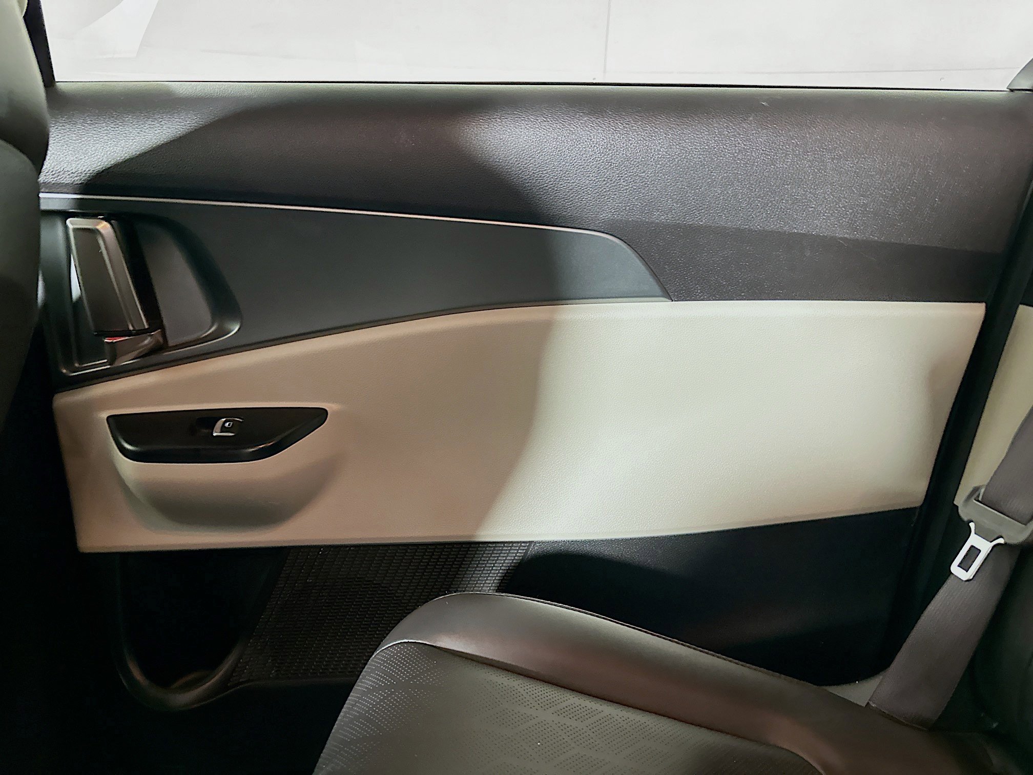 Used 2024 Kia Carnival LX image 26