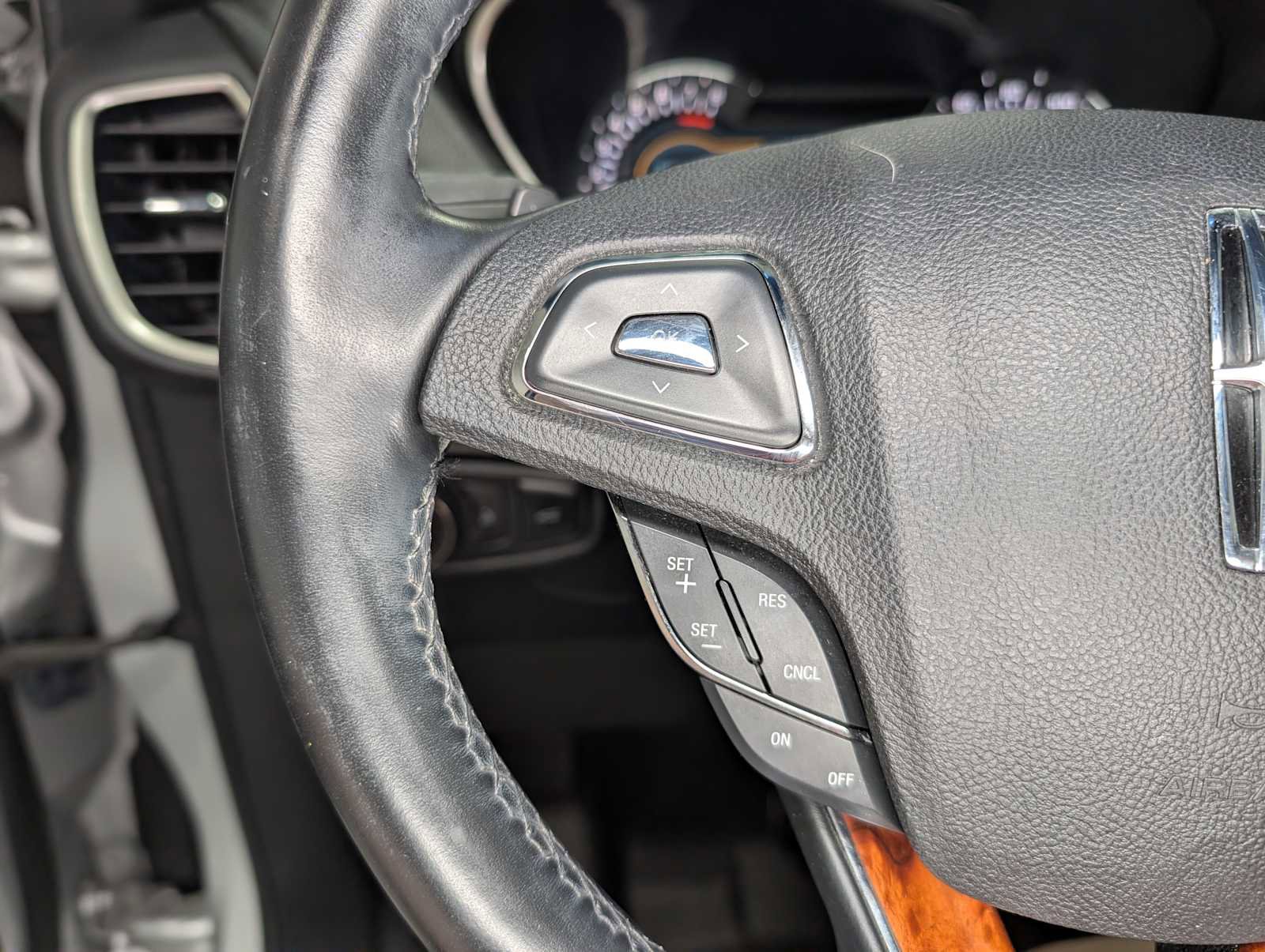 Used 2017 Lincoln MKX Reserve image 34