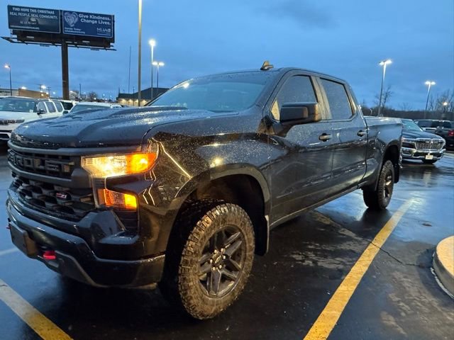 Used 2022 Chevrolet Silverado 1500 Custom Trail Boss w/ LPO, Dark Essentials Package image 3