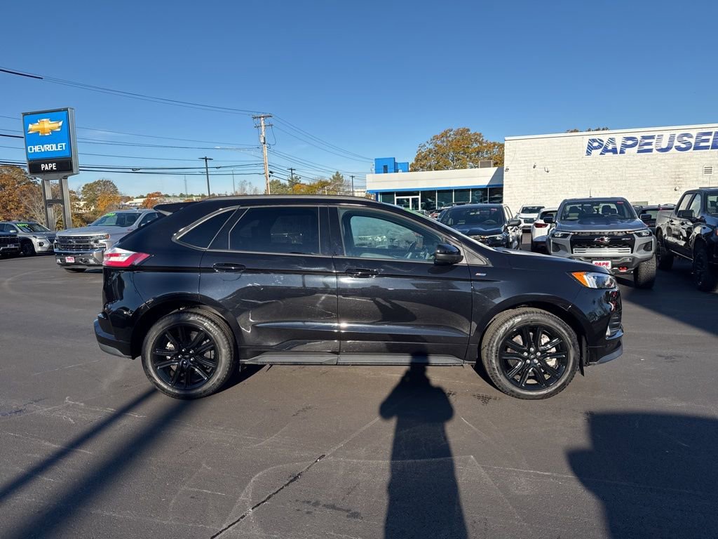 Used 2024 Ford Edge ST-Line image 2