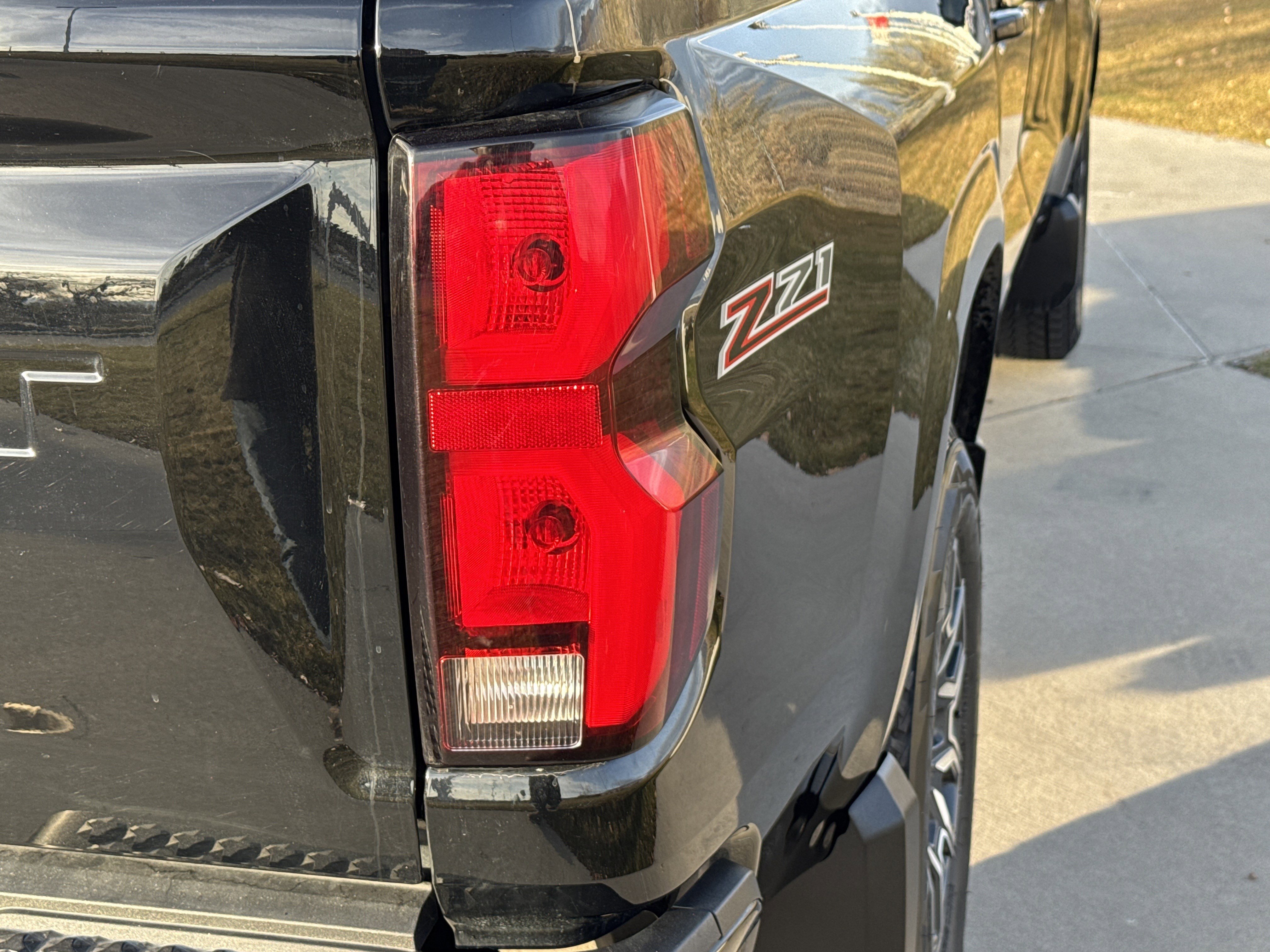 Used 2023 Chevrolet Colorado Z71 image 11