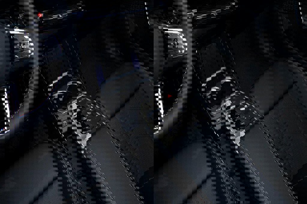 Used 2025 BMW X1 M35i w/ Premium Package image 23