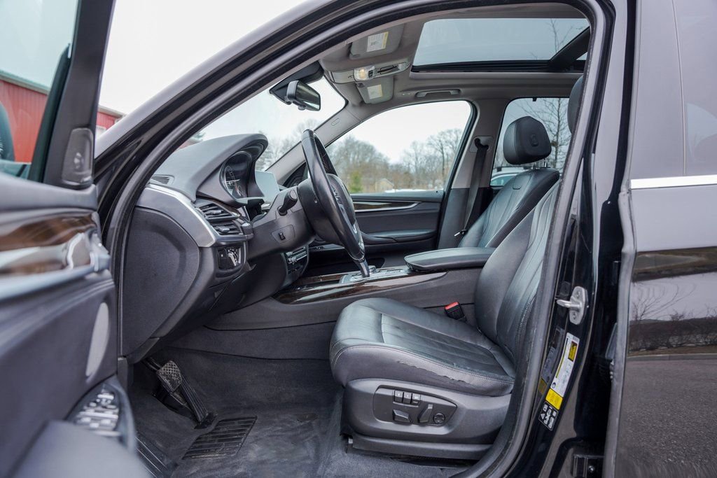 Used 2016 BMW X5 xDrive35d image 16