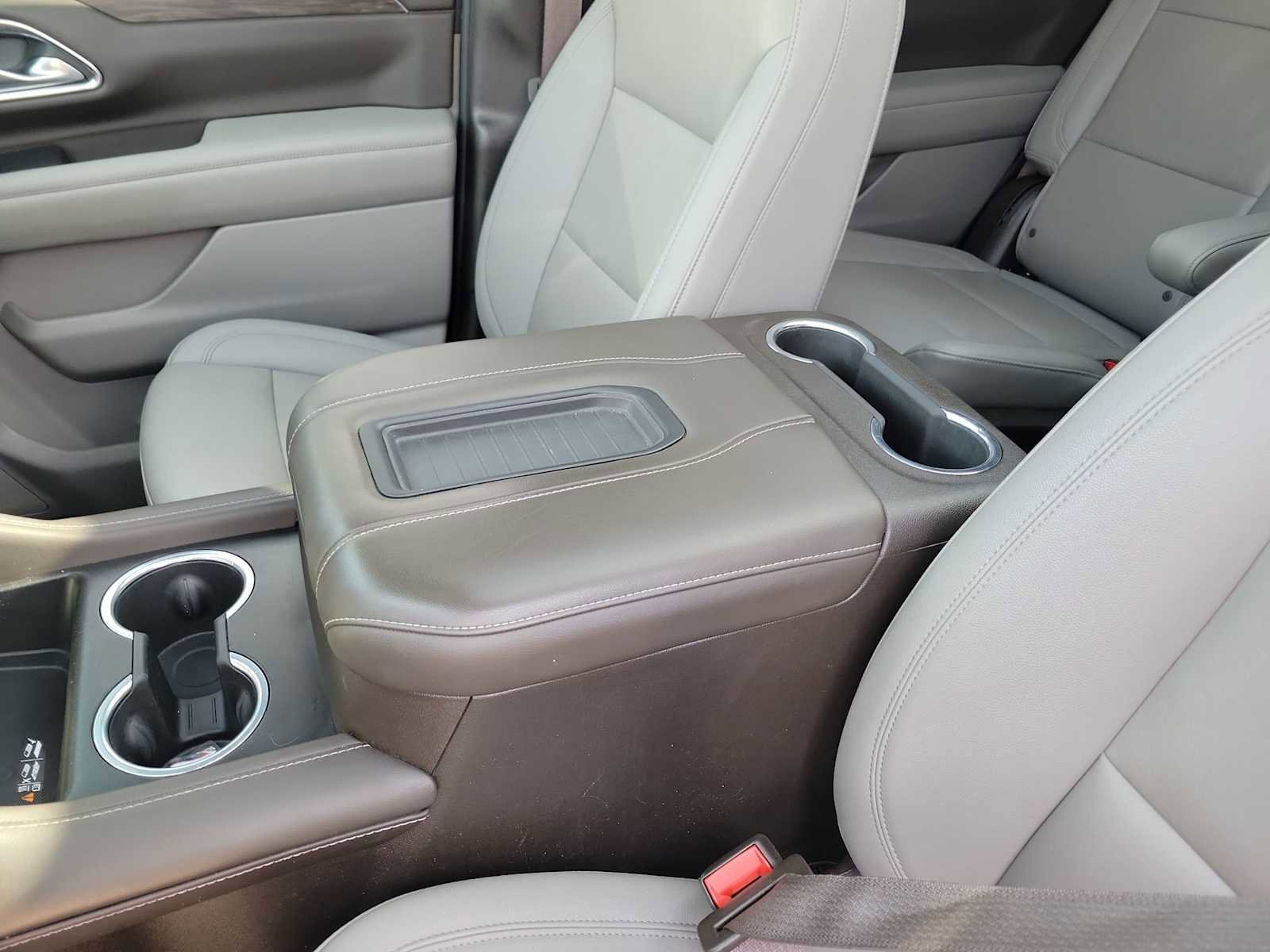 Used 2022 Chevrolet Tahoe Z71 w/ Luxury Package image 16