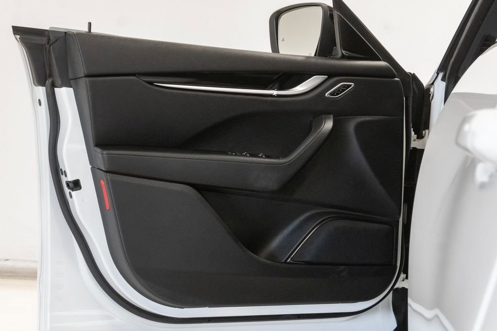 Used 2022 Maserati Levante GT image 8