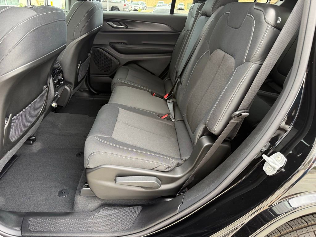 New 2026 Jeep Grand Cherokee L Laredo AWD/4WD image 15