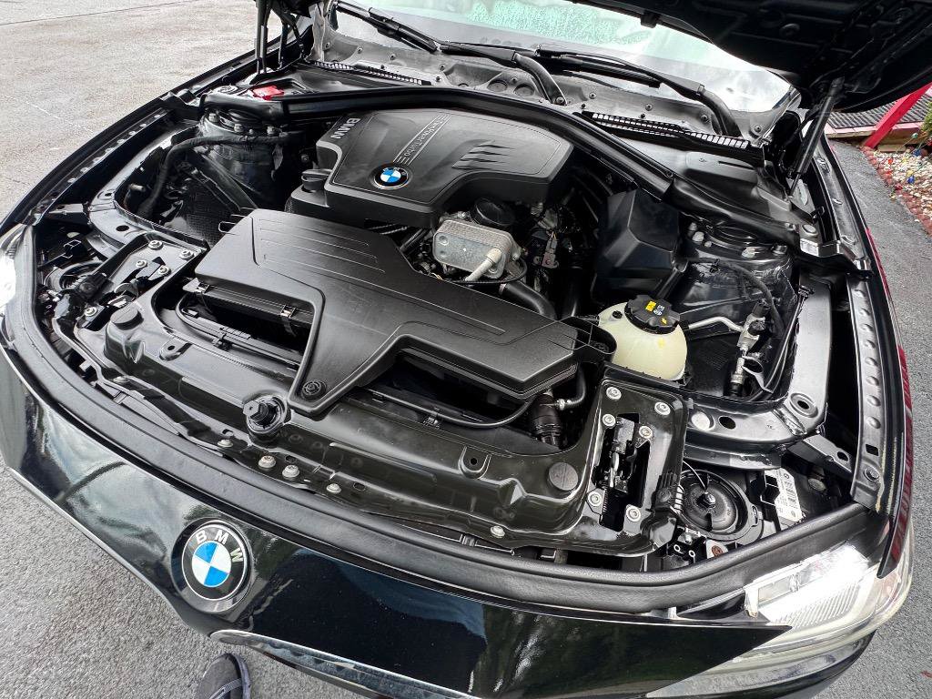 Used 2016 BMW 320i Sedan RWD image 30