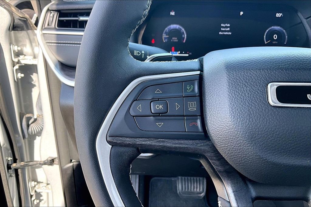 Used 2023 Jeep Grand Cherokee Limited image 18