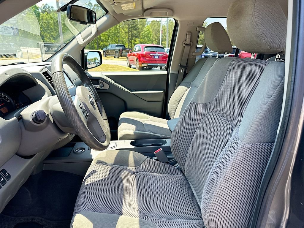 Used 2021 Nissan Frontier SV w/ Midnight Edition Floor Mats AWD/4WD image 8