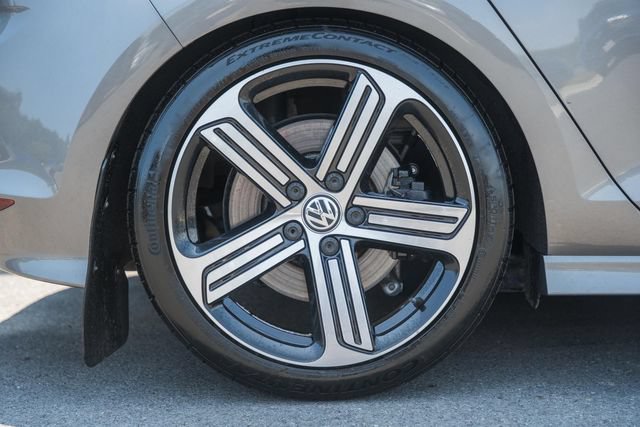 Used 2017 Volkswagen Golf R 4-Door AWD/4WD image 22