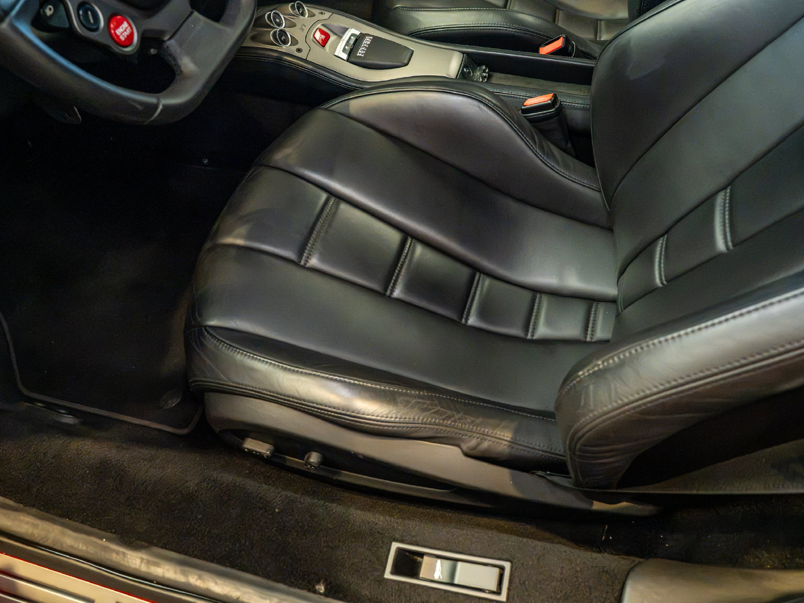 Used 2010 Ferrari 458 Italia Coupe RWD image 12