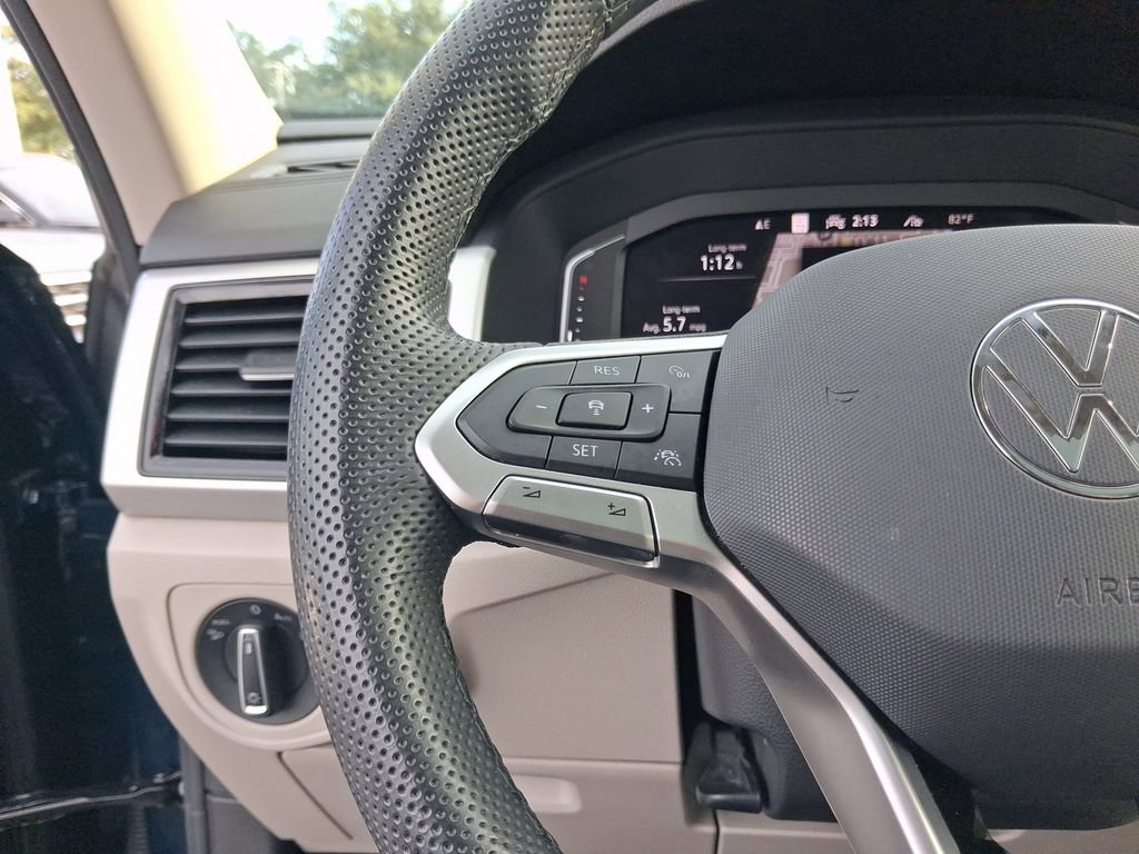 Certified 2022 Volkswagen Atlas SEL R-Line AWD/4WD image 19