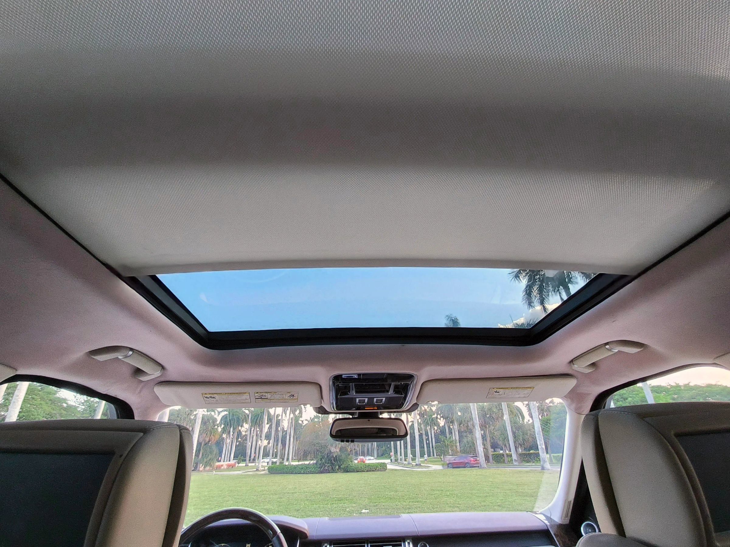 Used 2015 Land Rover Range Rover HSE image 22