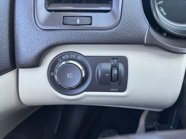 Used 2013 Buick Regal Premium FWD image 18