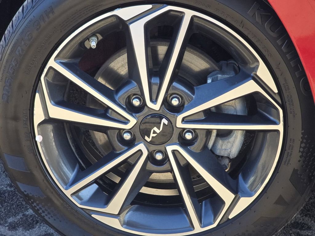 Used 2024 Kia Forte LXS image 6