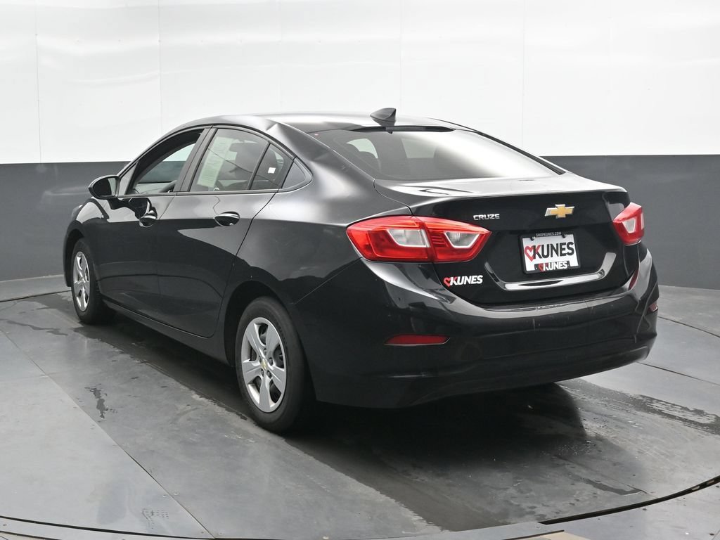 Used 2017 Chevrolet Cruze LS FWD image 10