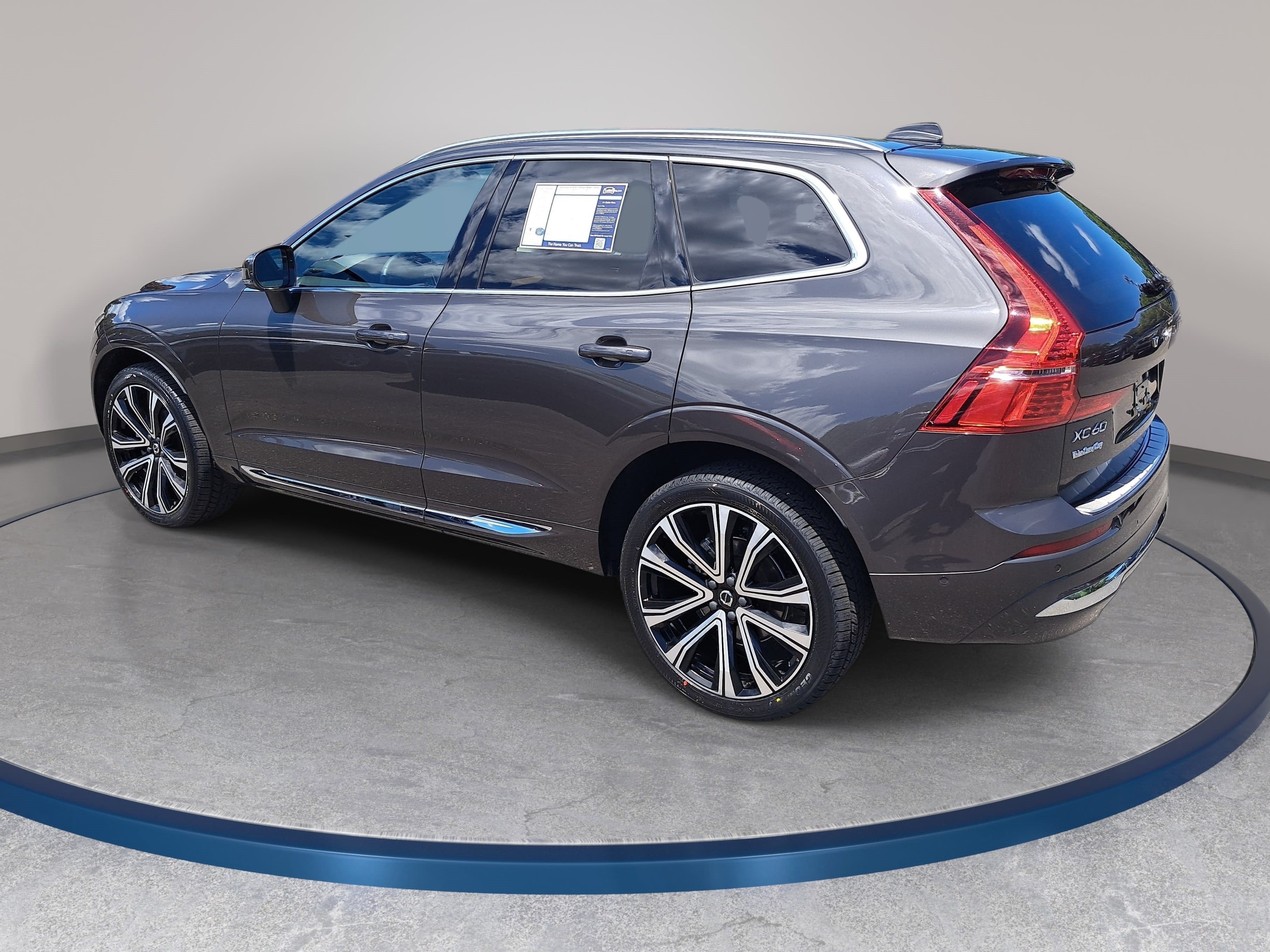 Used 2023 Volvo XC60 B5 Ultimate w/ Climate Package FWD image 7