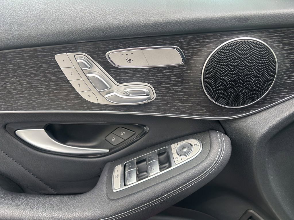 Used 2022 Mercedes-Benz GLC 300 4MATIC image 17