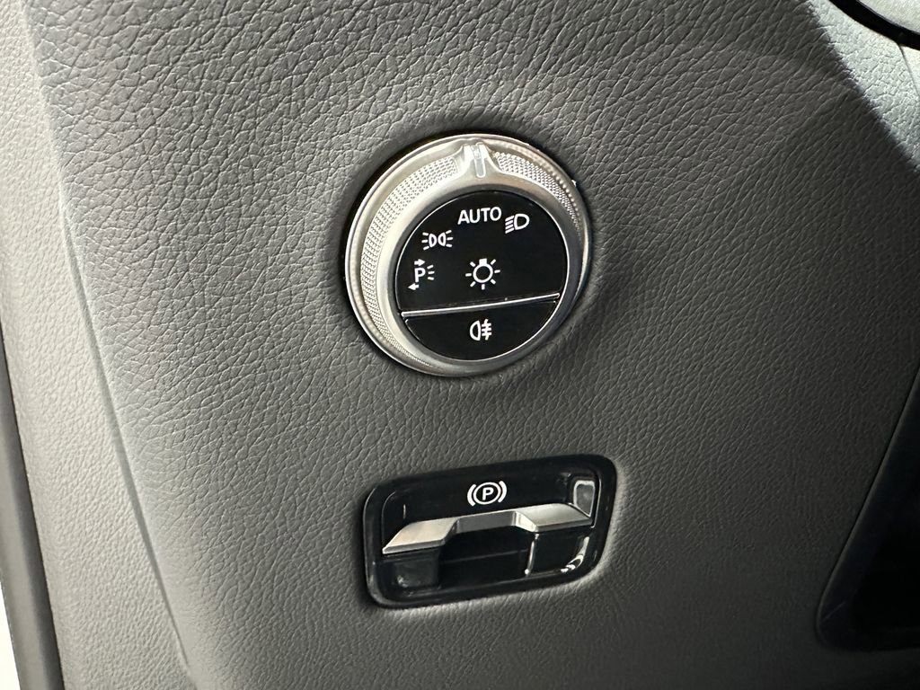 Certified 2025 Mercedes-Benz GLC 350e 4MATIC image 34