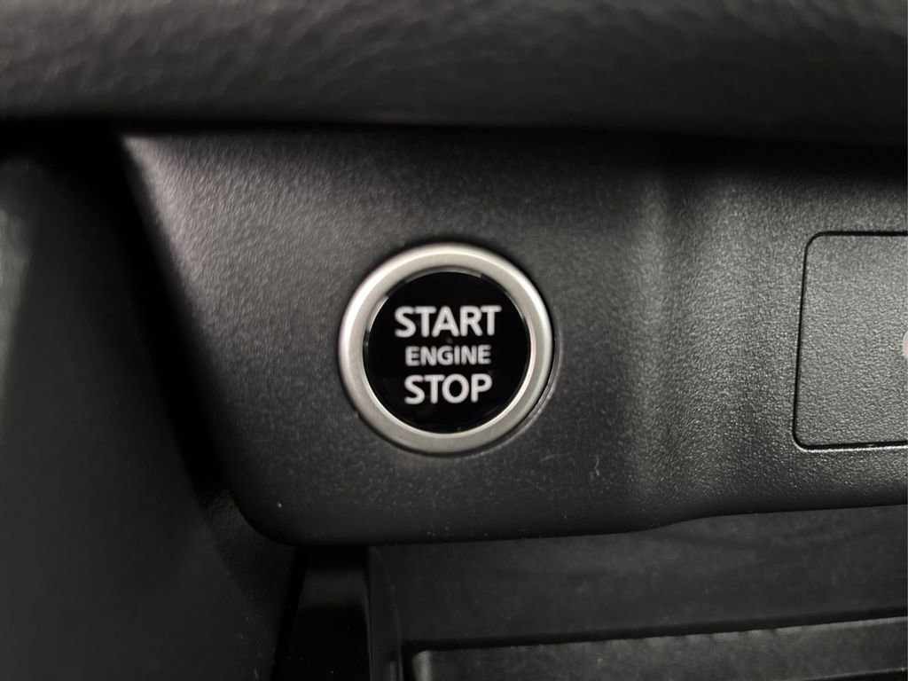 Used 2023 Nissan Rogue SV w/ SV Premium B Package image 33