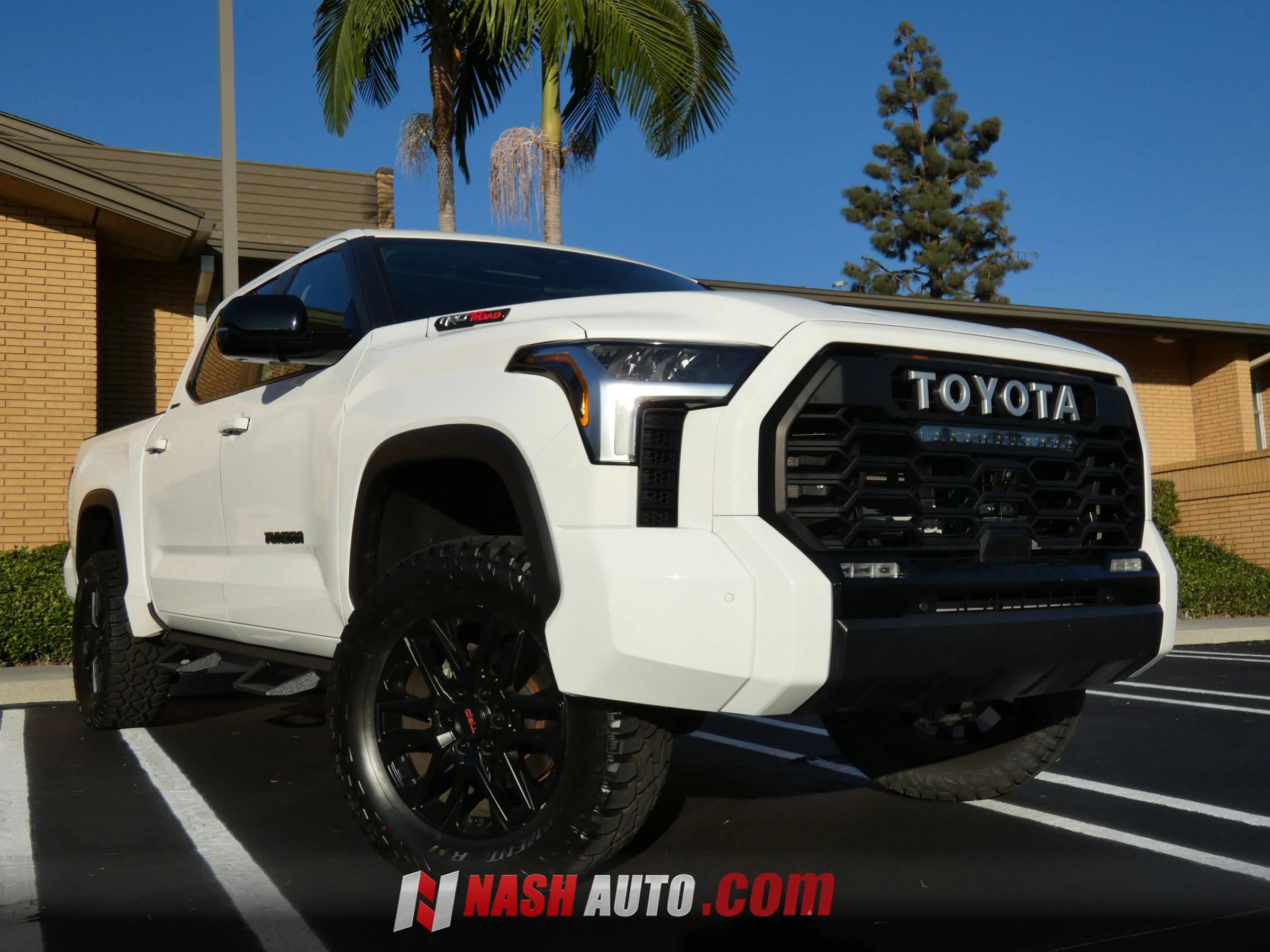 Used 2024 Toyota Tundra Limited AWD/4WD image 5