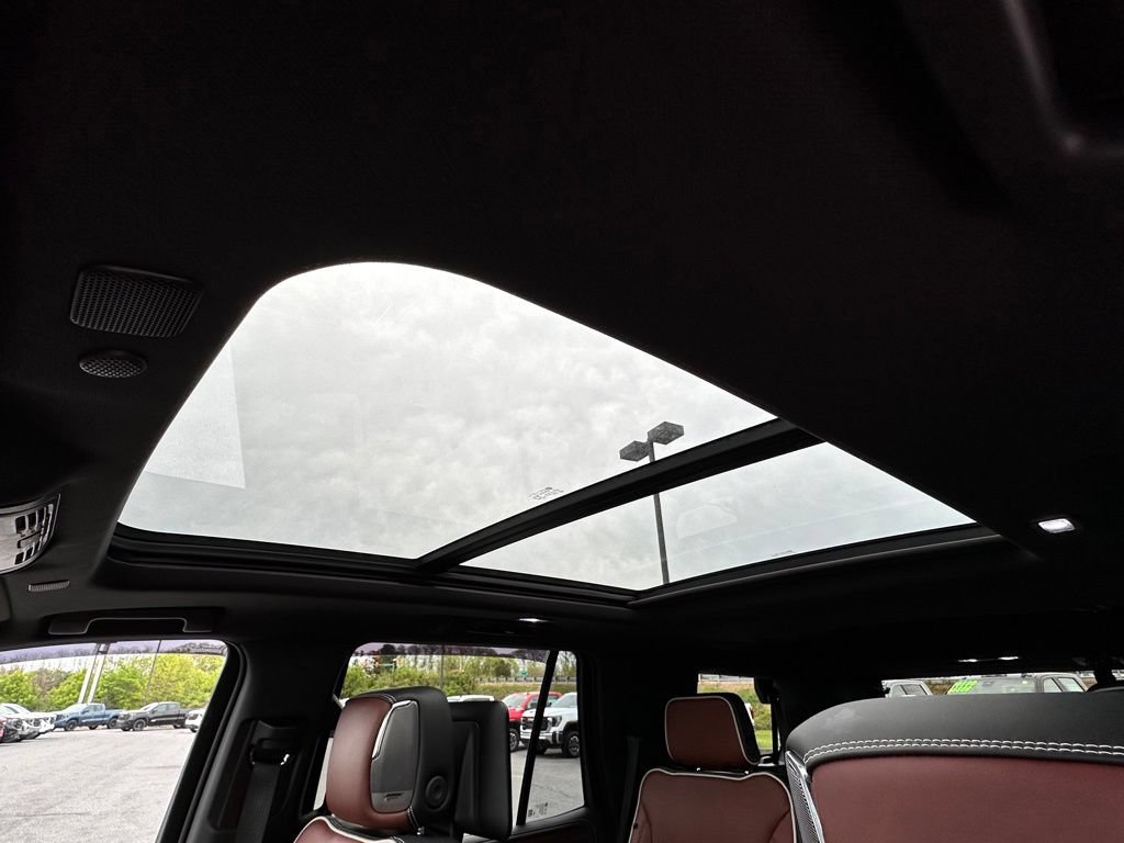 Certified 2023 GMC Yukon Denali Ultimate AWD/4WD image 40