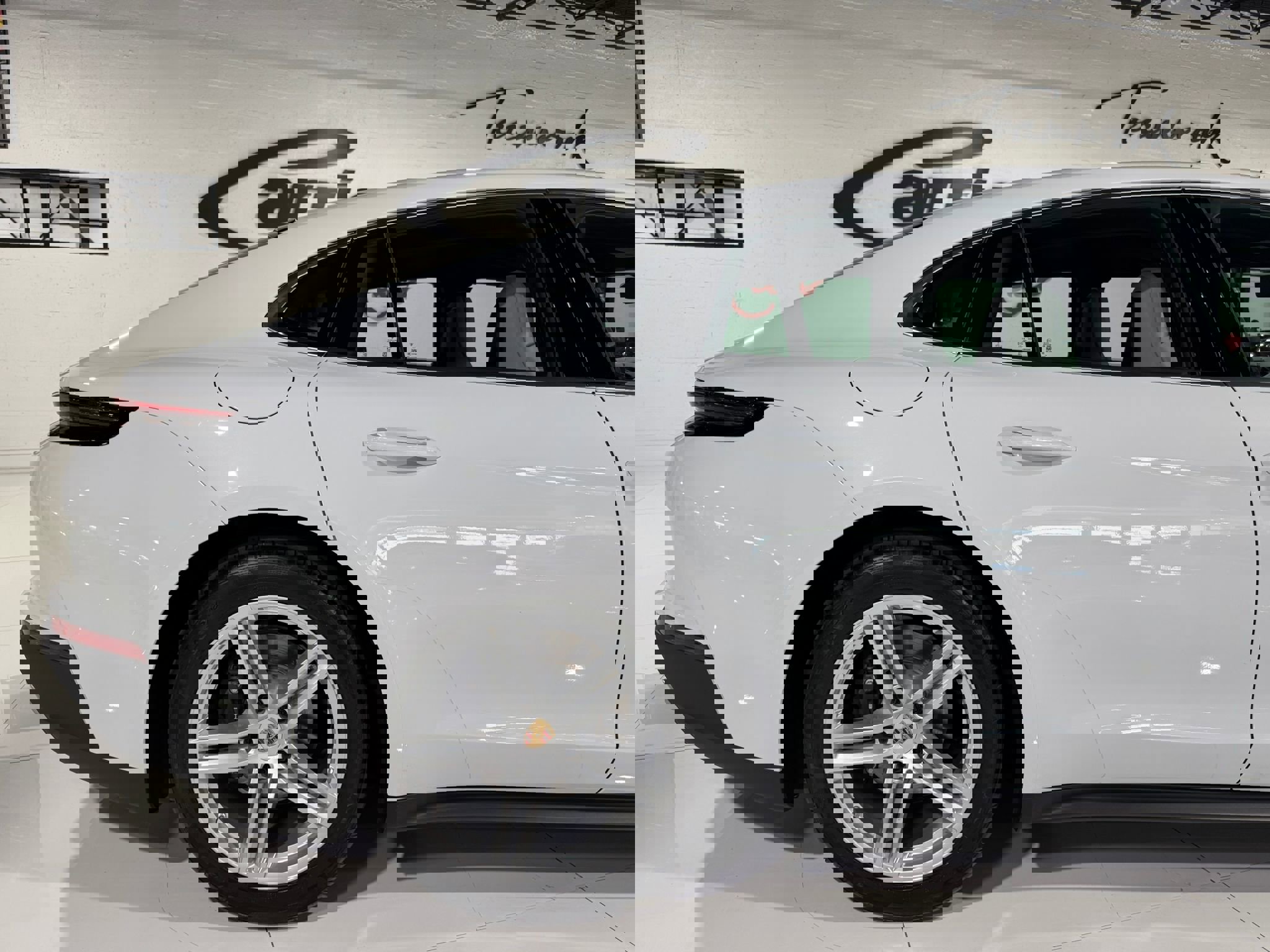Used 2025 Porsche Panamera image 49