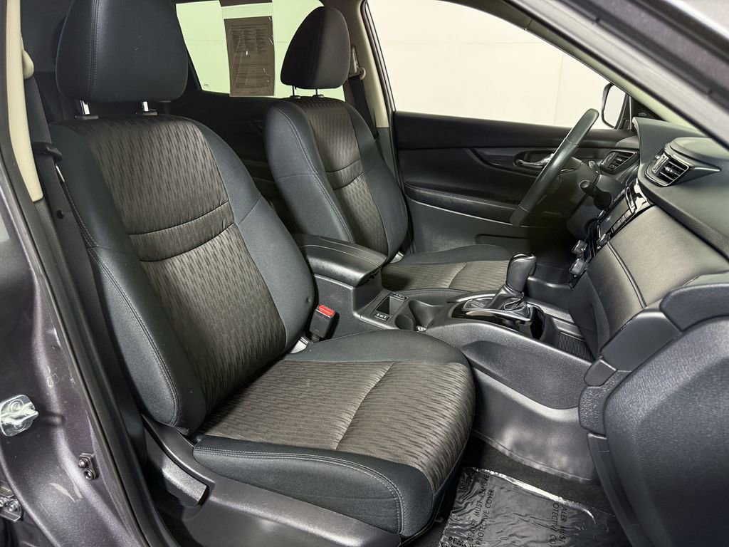 Used 2017 Nissan Rogue SV w/ SV Premium Package AWD/4WD image 14