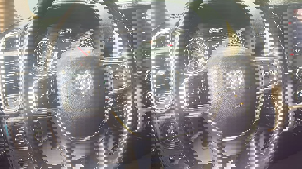 Used 2019 RAM 1500 Laramie image 14