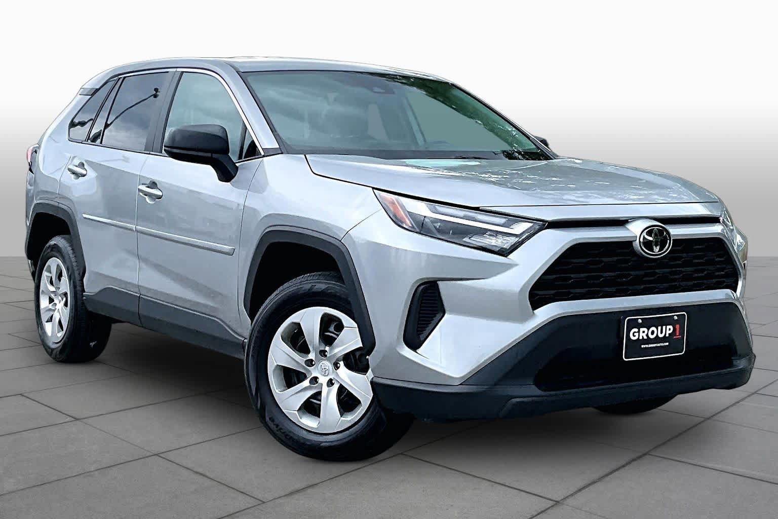 Used 2023 Toyota RAV4 LE AWD/4WD image 3