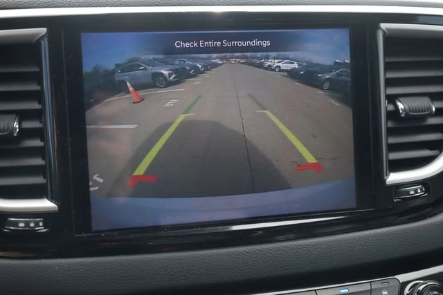 Used 2023 Chrysler Pacifica Touring-L image 17