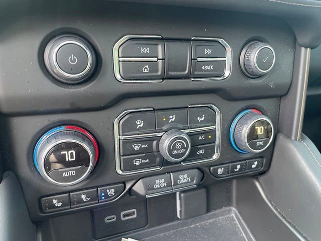 Used 2023 Chevrolet Tahoe High Country AWD/4WD image 13