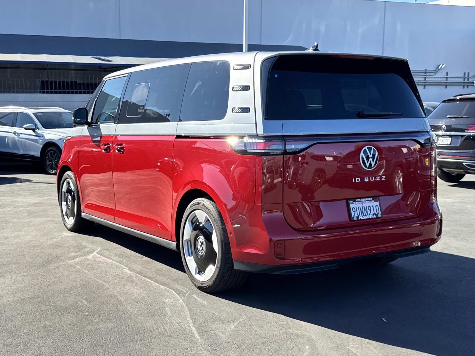 Used 2025 Volkswagen ID. Buzz Pro S image 4