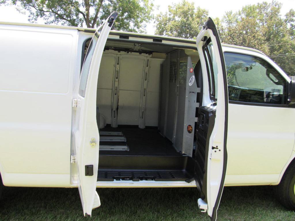 Used 2022 GMC Savana 3500 Extended w/ Driver Convenience Package image 30