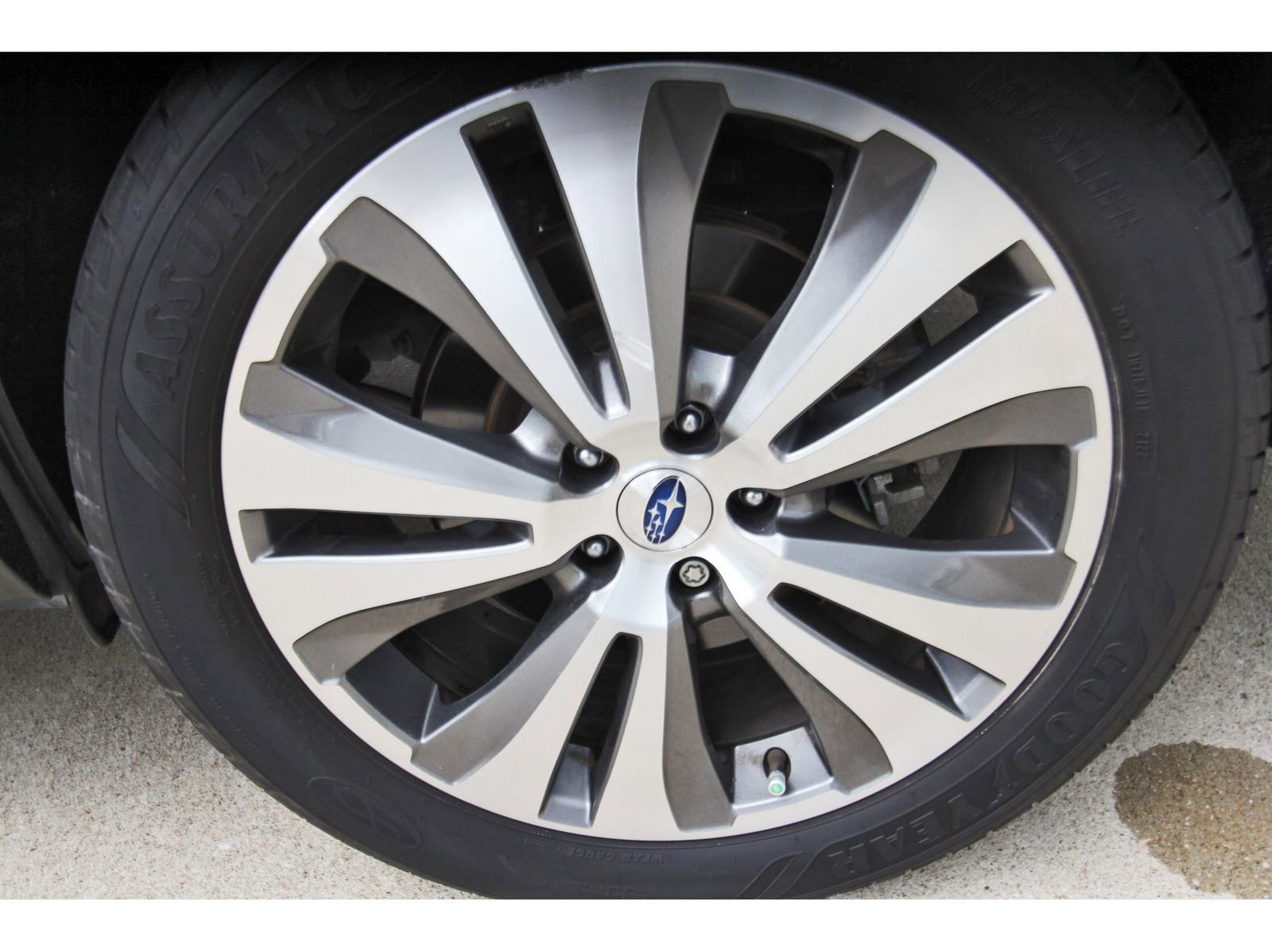 Used 2019 Subaru Ascent Touring AWD/4WD image 32
